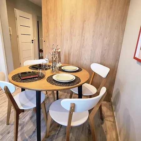 Srebrna Ostoja 65- Atlas Arena, Piotrkowska, Manufaktura, Prywatny Parking Łódź