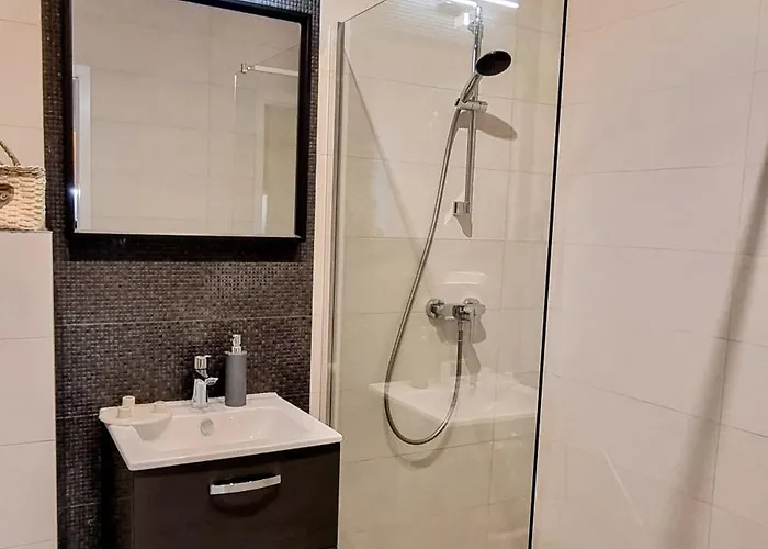 Srebrna Ostoja 65- Atlas Arena, Piotrkowska, Manufaktura, Prywatny Parking