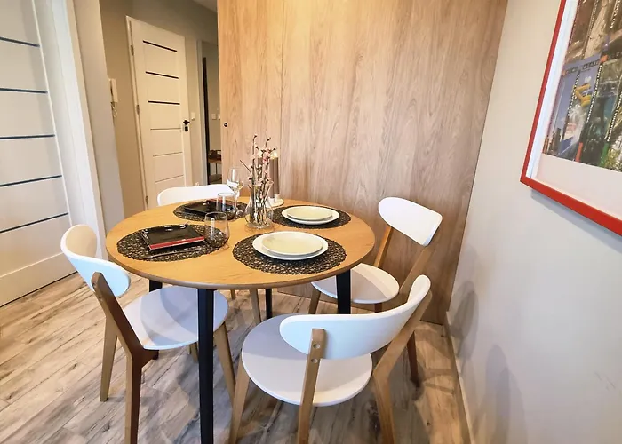 Srebrna Ostoja 65- Atlas Arena, Piotrkowska, Manufaktura, Prywatny Parking Łódź